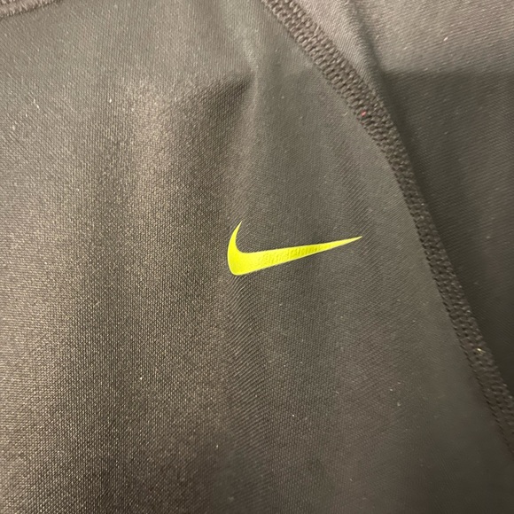 Large Nike Dry-fit shirt - Picture 2 of 6